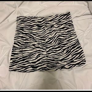 Super cute zebra skirt in perfect condition and only worn once